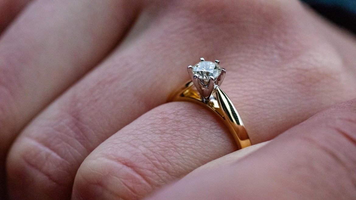 Solitario, l’anello da fidanzamento per eccellenza