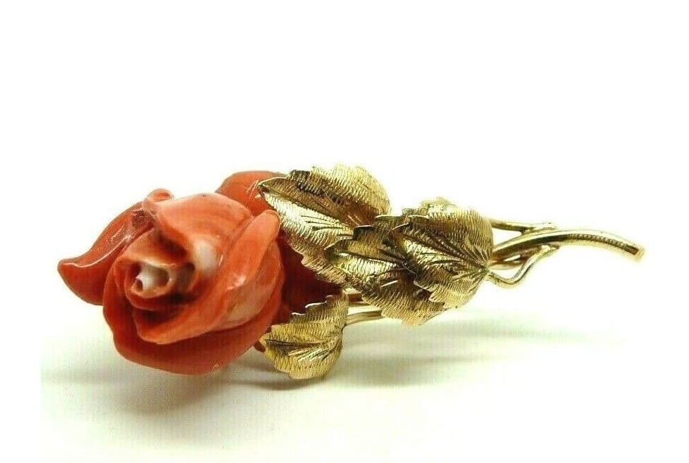Corallo, la pietra perfetta per gioielli antichi e vintage